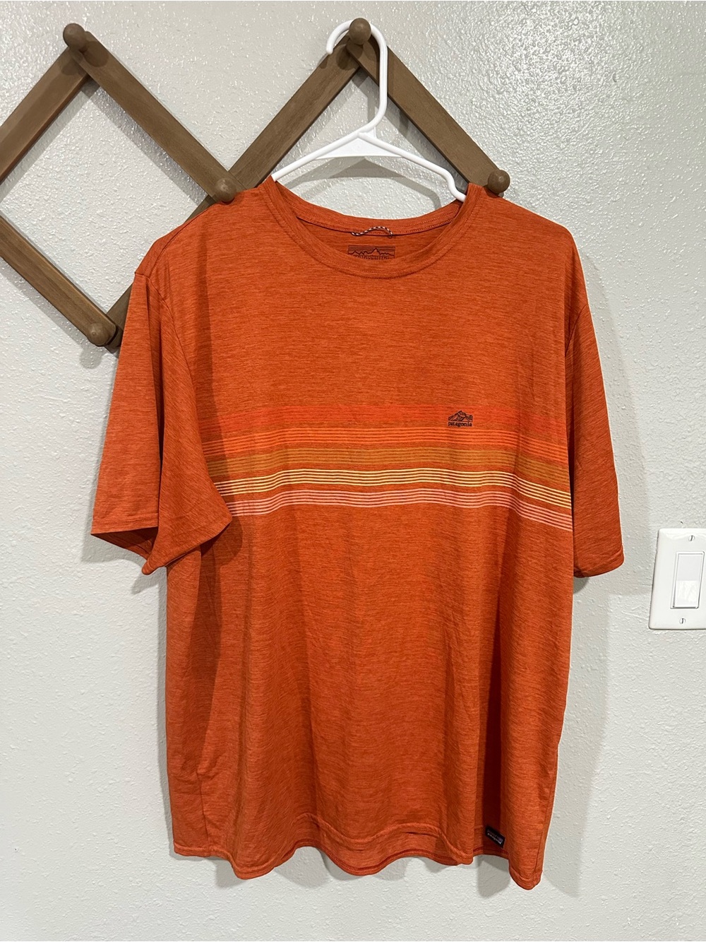 PREOWNED PATAGONIA MENS SHORT SLEEVE ORANGE TSHIRT SIZE XL
